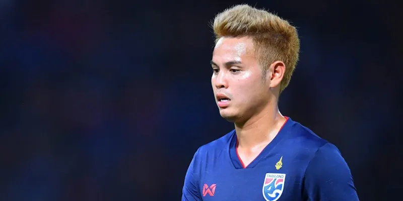 Theerathon Bunmathan: Thai Football’s Master of Precision